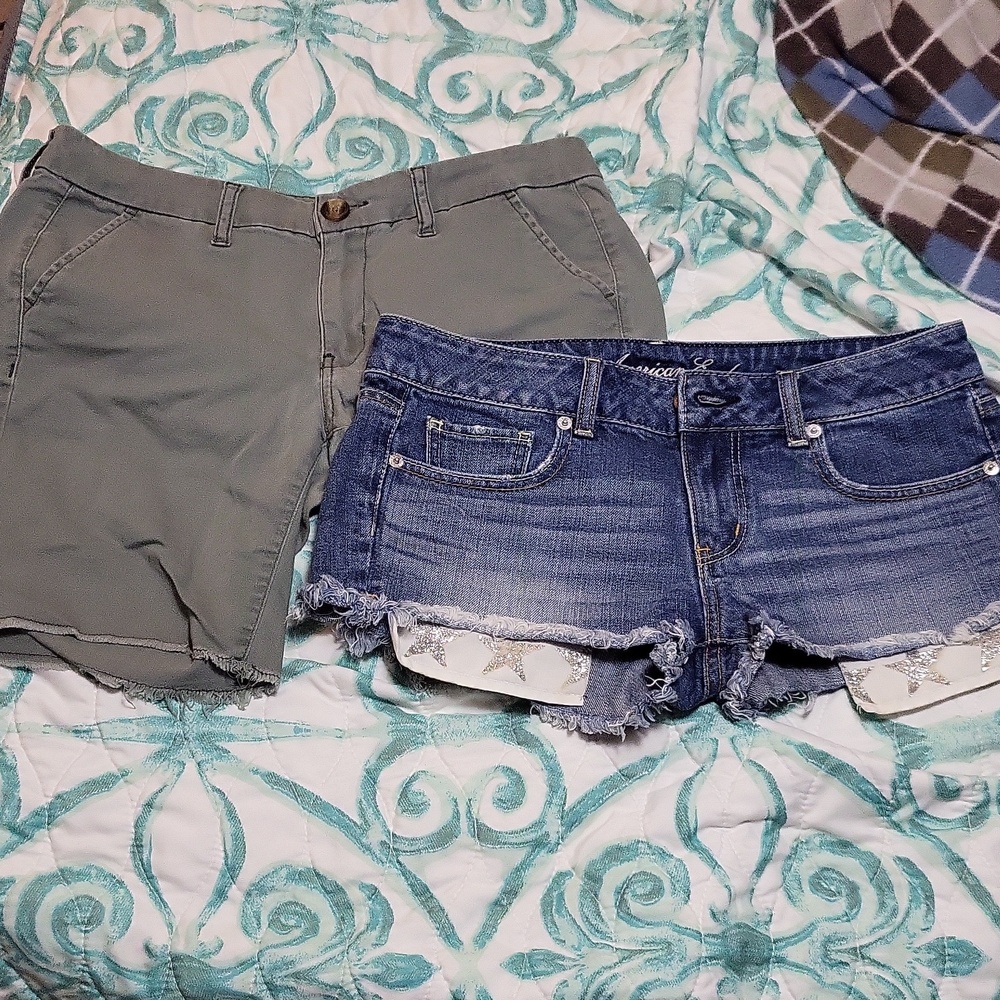 2 American Eagle Shorts Sz 4